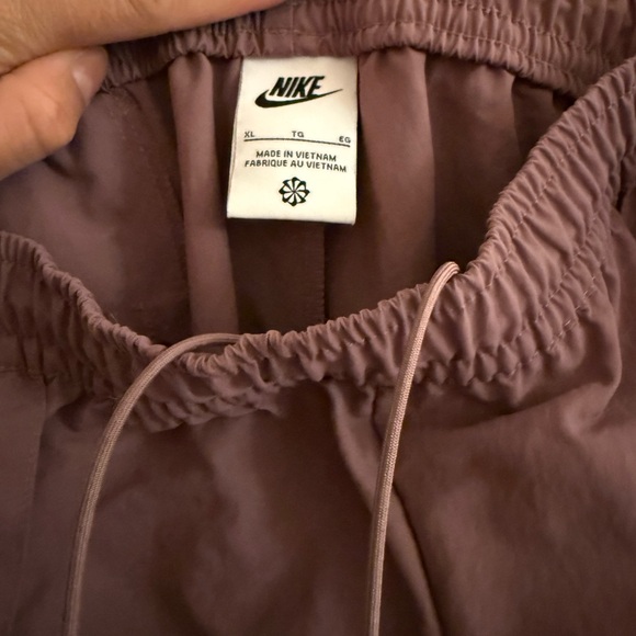 Nike Pants Sportswear Everything Wovens Women's XL Mauve Mid-Rise Open-Hem Wide - Picture 7 of 11